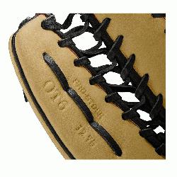  A2000 OT6 from Wilson features a one-piece six finger palmweb. Its perfect for outfielders l