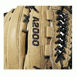 er model closed Pro laced web Gap welting for a flat and more consistent pocket Blonde and black 