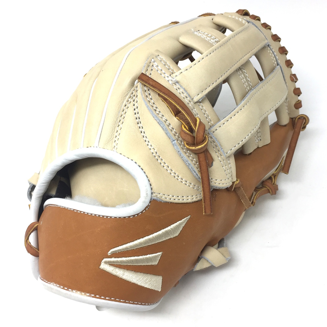 easton-small-batch-35-baseball-glove-11-75-right-hand-throw SMB35-C33-RightHandThrow Easton 628412242292 <span>Eastons Small Batch project focuses on ball glove development using only