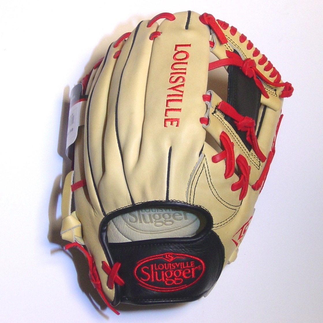 The Louisville Slugger Omaha Pro series brings together premium shell leather with softer linings for a substantial feel that is game-ready off the shelf. The unique, vintage leather gives each glove a personality of its own.