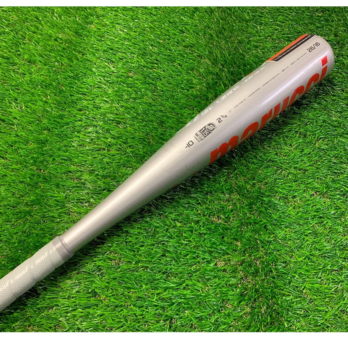 Demo bats are a great opportunity to pick up a high performance bat at a reduced price. The bat is etched demo covering the serial number. These bats were used to show to club teams before placing their team bulk orders. Some have been hit with a few times, others not at all. The picture is the actual bat.