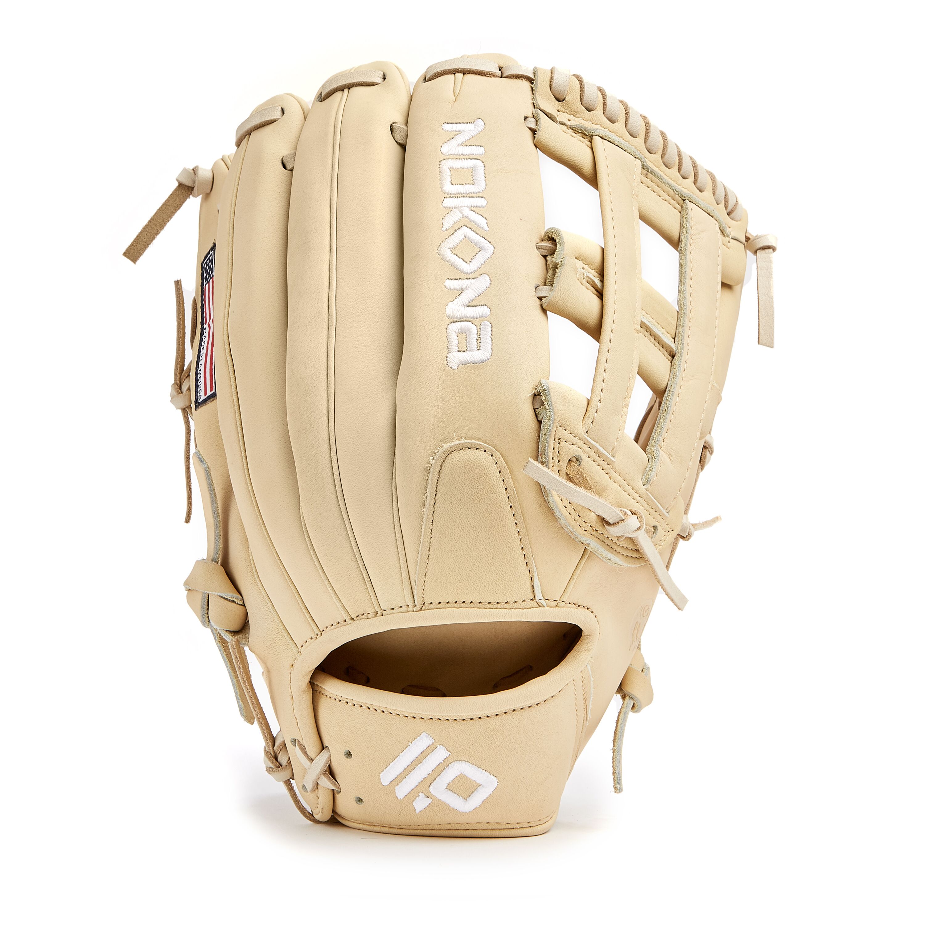 The American Kip series, made with the finest American steer hide, tanned to create a leather with similar characteristics to Japanese and European kip leather, making a light weight and highly structured glove. This series is offered in four modern colors - white, black, blonde, and gray - and is a top choice among or pro players.