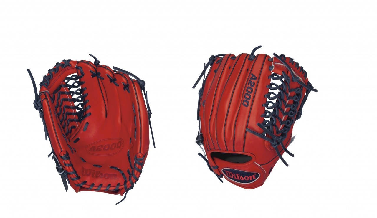 Pro Stock Game Models are made to the specifications of theplayer for their gamer. 12.25 inch pattern with a laced web and deep pocket featuring Gio's own custom logo on the palm side.