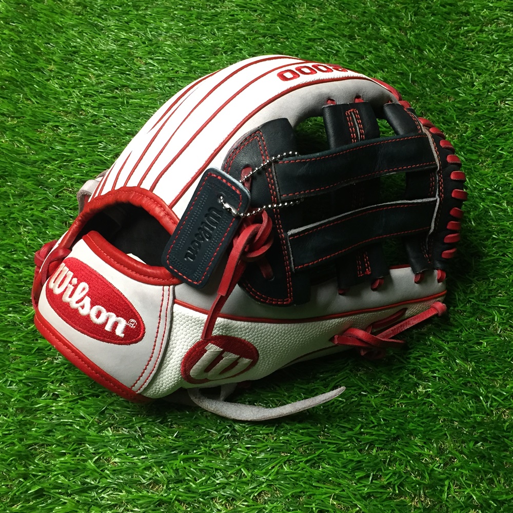 wilson-a2000-softball-glove-sr32-used-12-inch-right-hand-throw WILSON-0002 Wilson  Wilson A2000 OT6 Used baseball glove right hand throw OT6 12.75